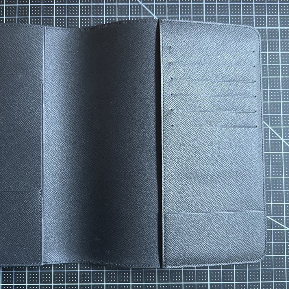 Louis Vuitton Desk Agenda Cover A5 insert size, Damier Black - Picture 7 of 13